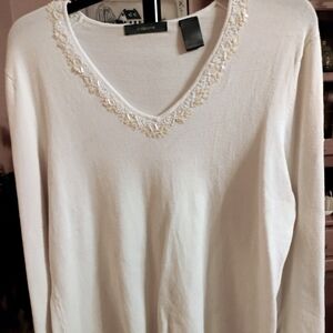 Cashmere sweater w embellishments